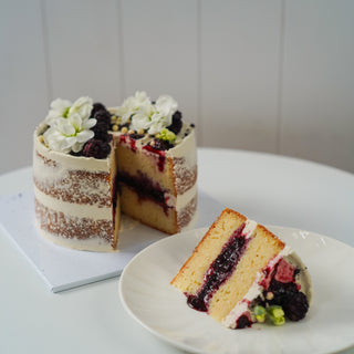vanilla & blackberry cake