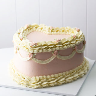 eleanor 8" size heart shaped vintage cake