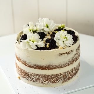 vanilla & blackberry cake