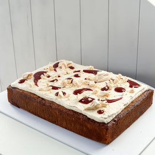 vanilla & strawberry sheet cake